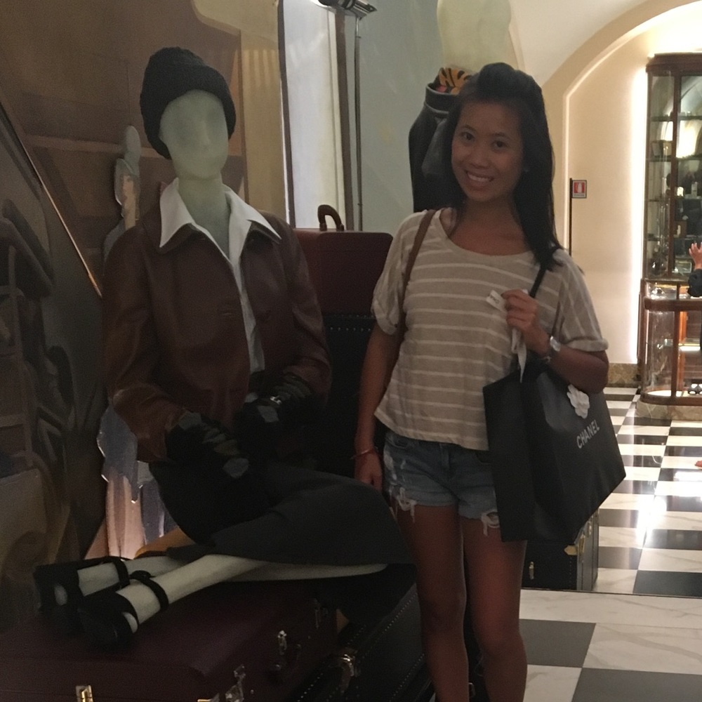 Meet your Posher, Claudia